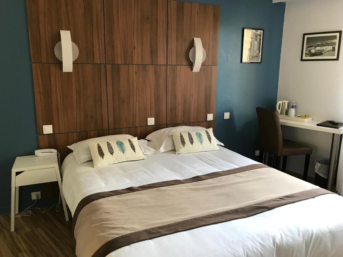 Logis Hotel De La Bruyere Pouzauges Eksteriør bilde