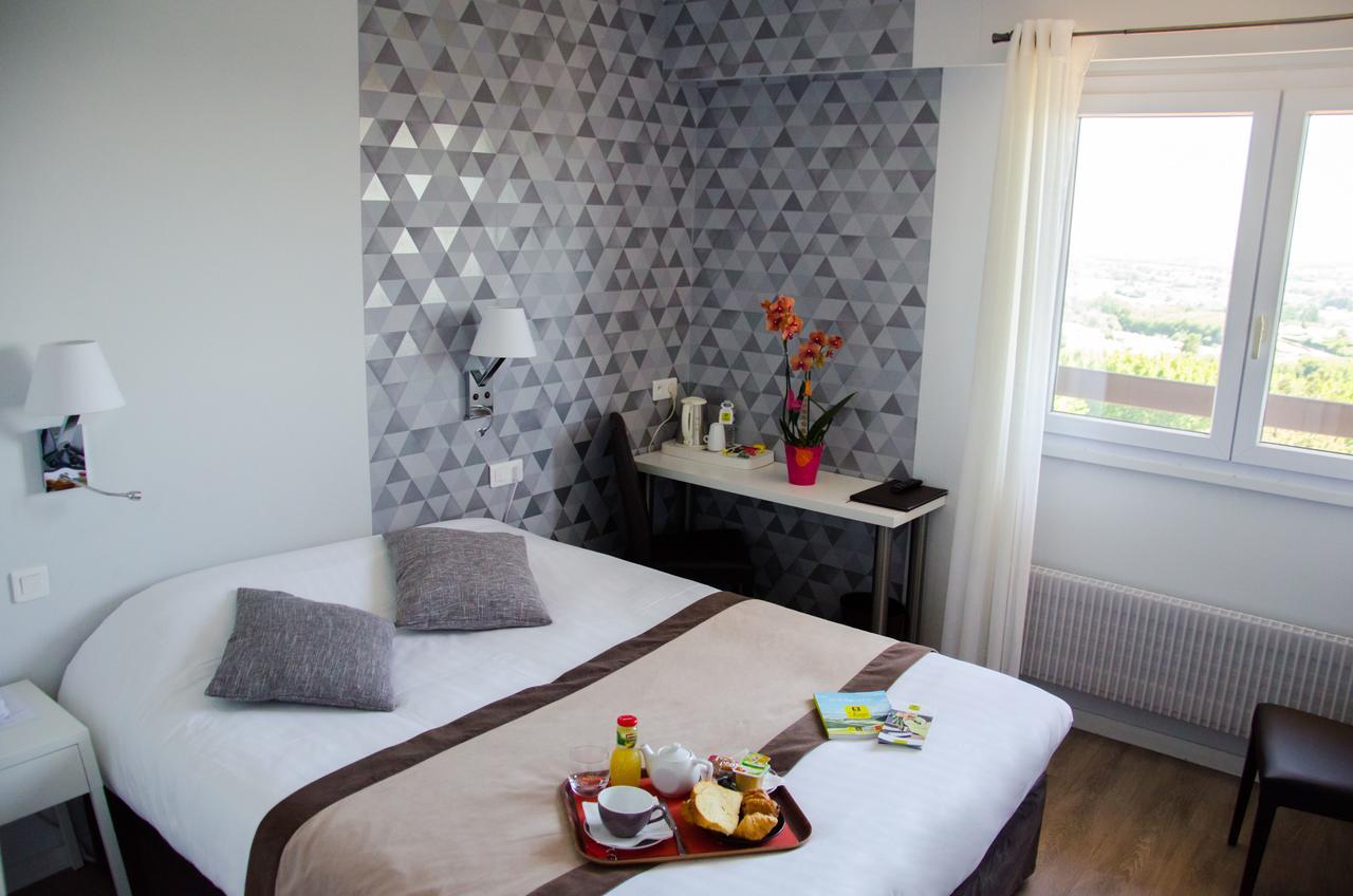 Logis Hotel De La Bruyere Pouzauges Eksteriør bilde
