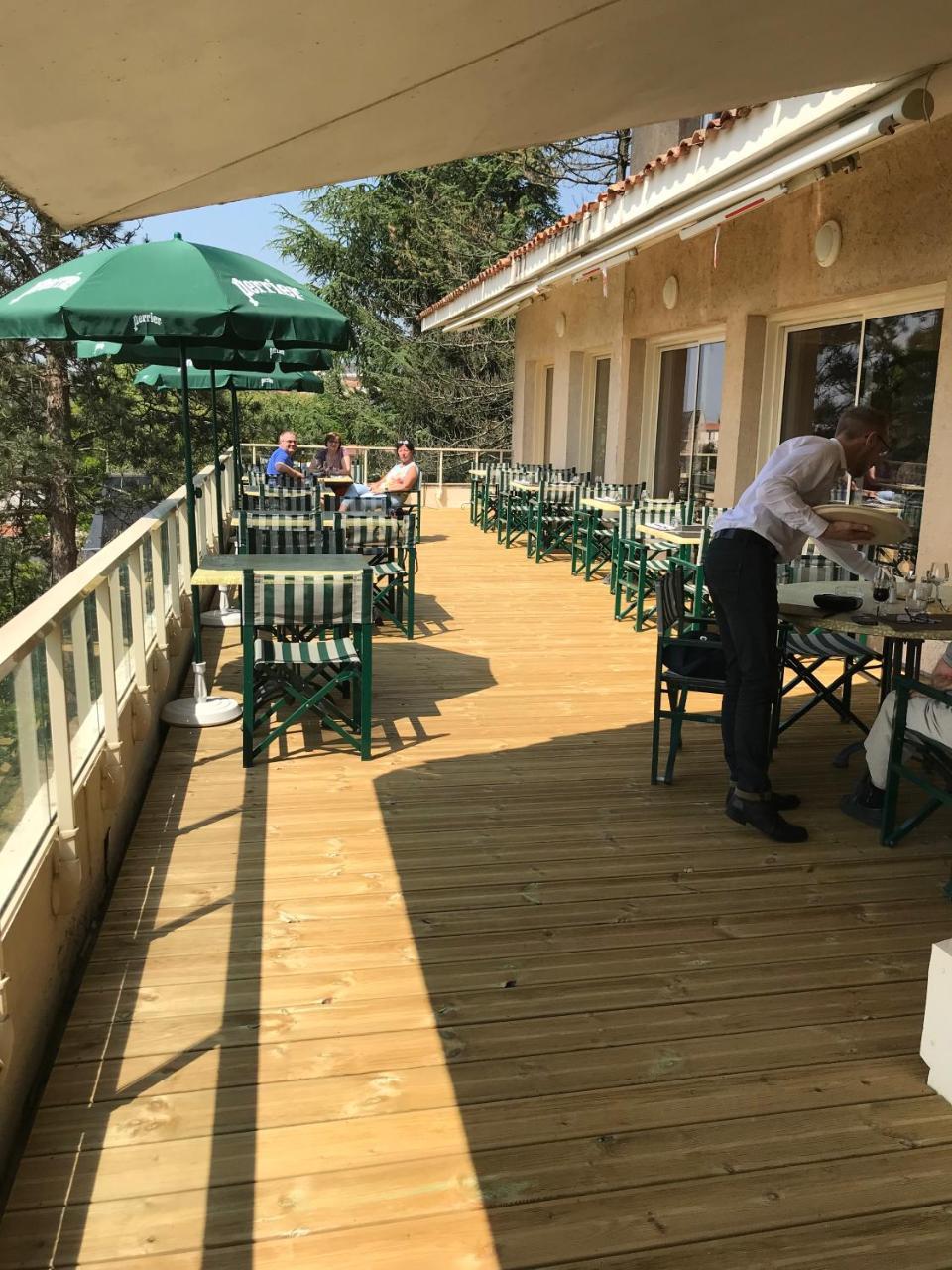 Logis Hotel De La Bruyere Pouzauges Eksteriør bilde