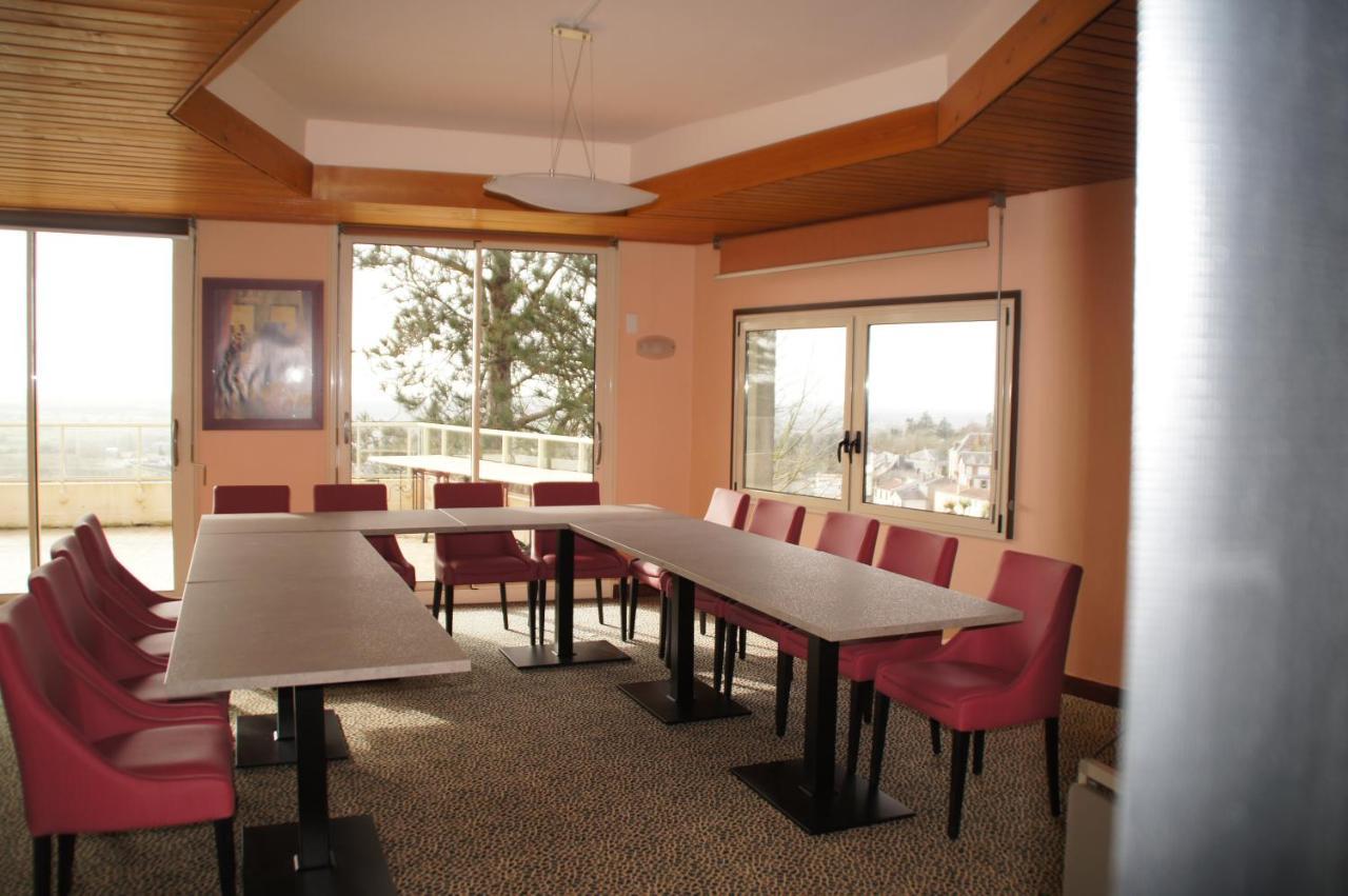 Logis Hotel De La Bruyere Pouzauges Eksteriør bilde
