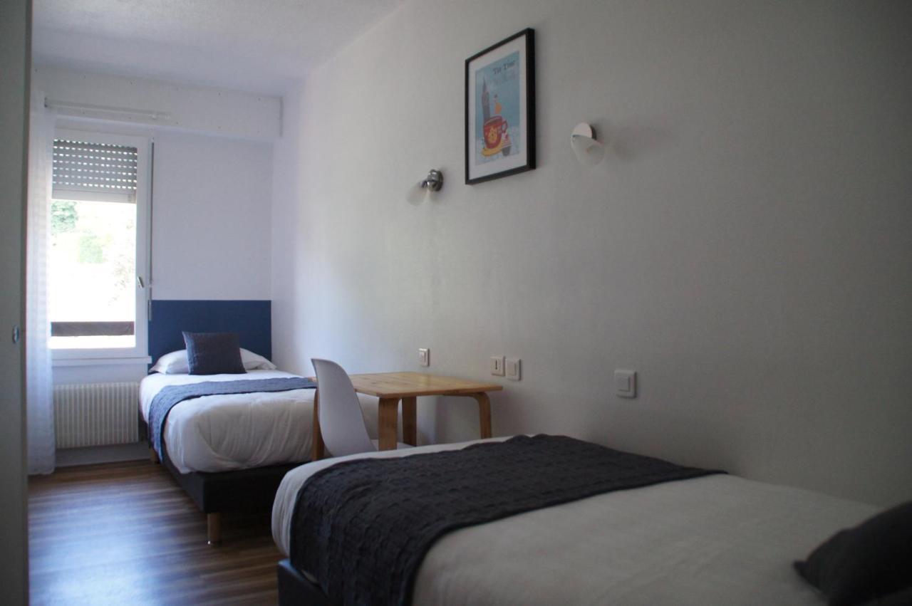 Logis Hotel De La Bruyere Pouzauges Eksteriør bilde