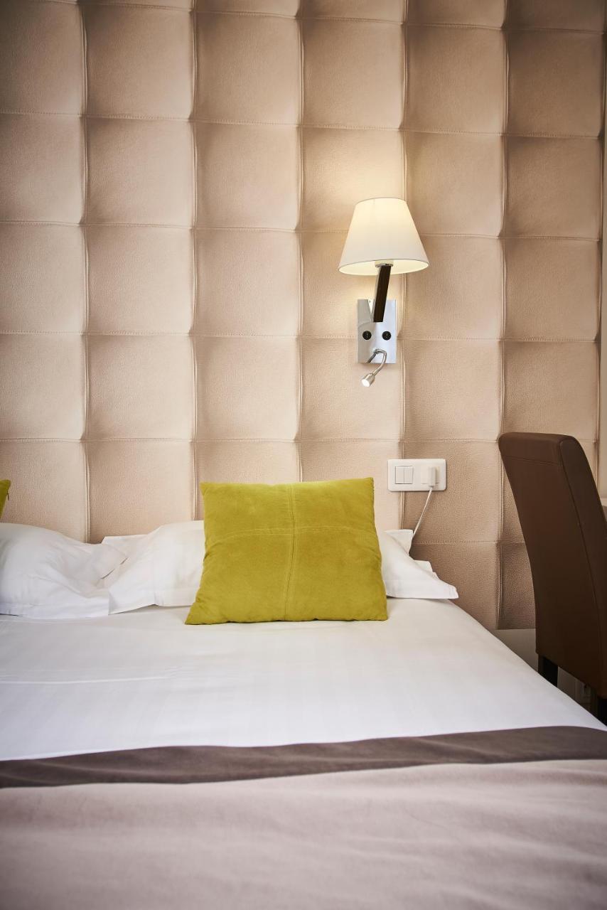 Logis Hotel De La Bruyere Pouzauges Eksteriør bilde