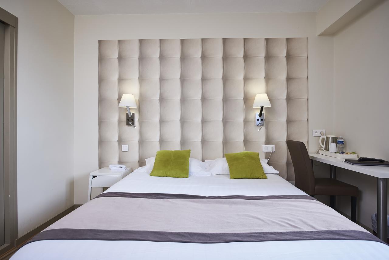 Logis Hotel De La Bruyere Pouzauges Eksteriør bilde