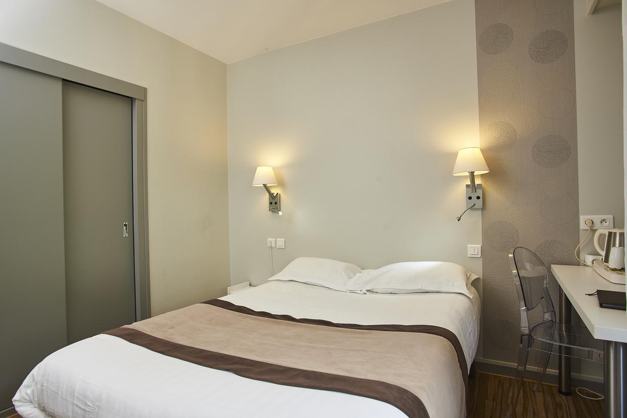 Logis Hotel De La Bruyere Pouzauges Eksteriør bilde