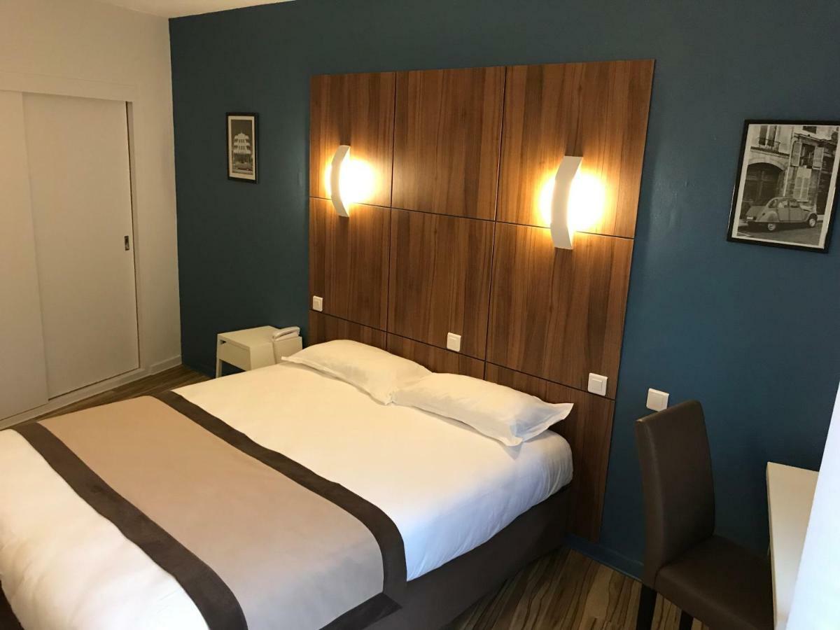 Logis Hotel De La Bruyere Pouzauges Eksteriør bilde